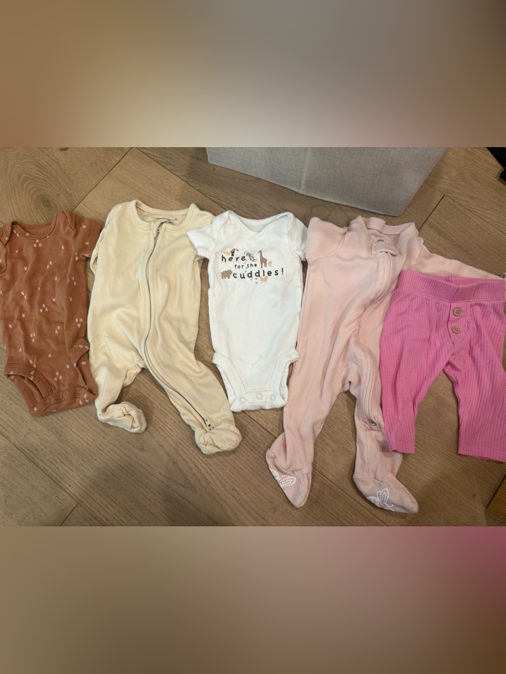 5x Piece Bundle Premium Newborn Clothes - Colored Organics, Burts Bees, Etc